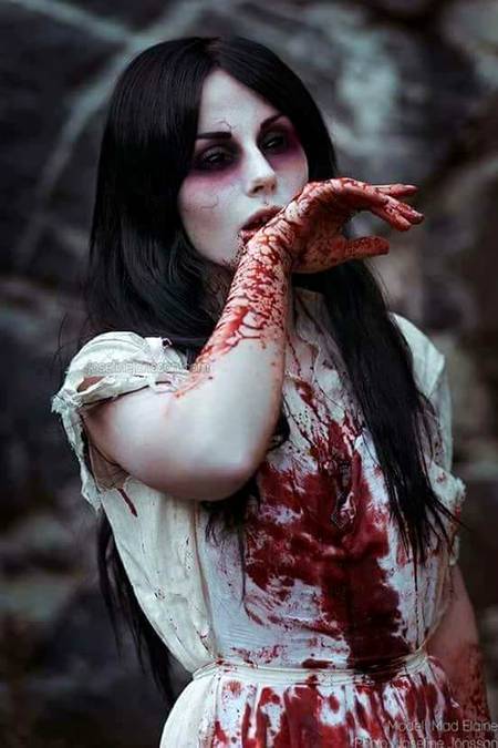 ﺷﺎﻋﺮﯼ ﺳﭻ ﻣﯿﮟ ﻣﺤﺒﺖ ﮐﺎ ﻟﮩﻮ ﻣﺎﻧﮕﺘﯽ ﮨﮯ
ﺷﻌﺮ ﮐﮩﻨﮯ ﮨﯿﮟ ﺗﻮ ﭘﮭﺮ ﯾﺎﺭ ﮔﻨﻮﺍﻧﺎ ﮨﻮﮔﺎ۔۔