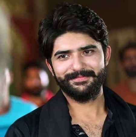 یوں تو قیامت ہے ہر ادا آپ کی لیکن
دھیرے سے جو مسکراتے ہو چھا جاتے ہو