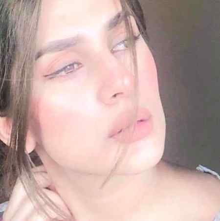 Kon kehta h mit jati hai dori se muhbt. .... milny waly to khiyalon ma b mila krty hain. ...