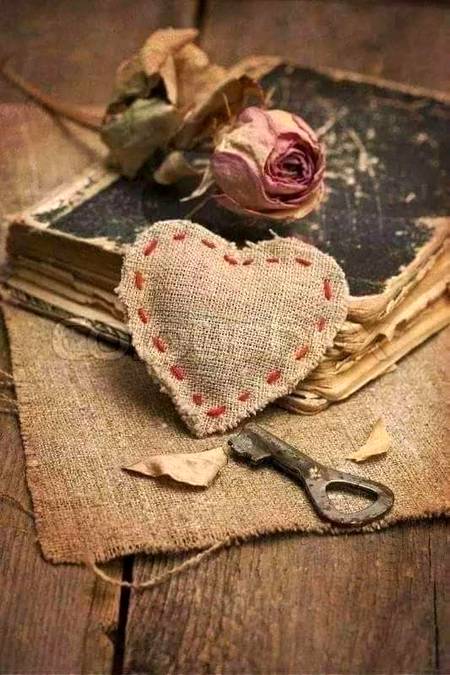 ﺍﺱ ﮐﻮ ﺑﮭﯿﺠﮯ ﮔﺌﮯ ﻣﯿﺮﮮ ﺗﻤﺎﻡ ﻣﮑﺘﻮﺏ
ﺩﺭﺍﺯ ﻣﯿﮟ ﺍﺱ ﮐﯽ ﺗﻮﺟﮧ ﮐﮯ ﻣﻨﺘﻈﺮ ﭘﮍﮮ ﮨﯿﮟ