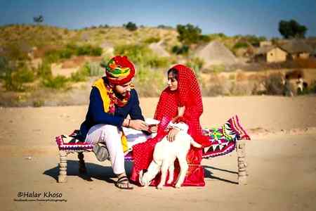 لکھتا ہوں تو تم ہی اُترتے ہو قلم سے...


پڑھتا ہوں تو لہجہ بھی تم ، آواز بھی تم ⚪⚪❤