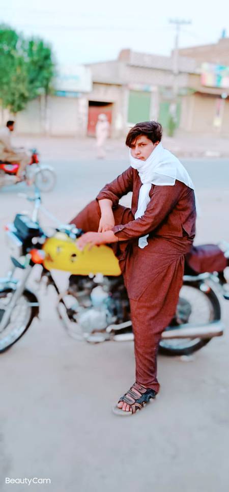 کن لفظوں میں بیاں کروں اپنے درد کو💔( اے زندگی 
سننے والے تو بہت ہیں سمجھنے والا کوںُی نہیں💔