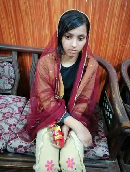وہ مل جاے مجھے تو یوں سمجھو جیسے جنت کا اعلان ہوا ھے گنہگاروں کےلیے