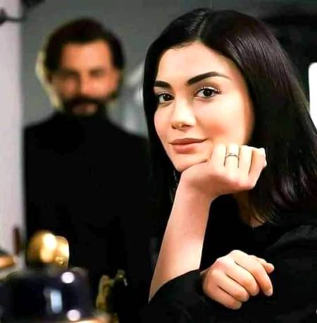 خود سے فُرصت ہی____ مَیسر نہیں آئی ورنہ
ہم کسی اور کے ہوتے تو____تمہارے ہوتے