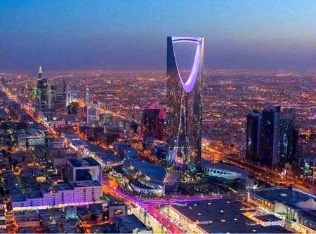 Riyadh main streets and  buildings  light up in PURPLE color to welcome BTS. ARAB ARMYS ARE TOTALLY READY!!!💜
BTSinRiyadh WelcomeBTStoSaudiArabi