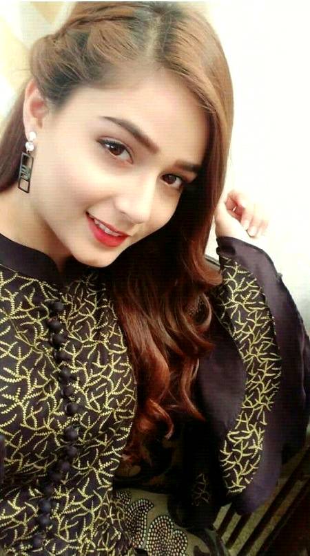 دیکھ اتنا کے نظر ہی لگ جاے مجھ کو 
 تیری نظر سے مر جانا اچھا لگتا ہے