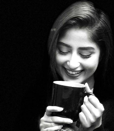 ﮐﺴﯽ ﻧﮯ ﺁﻧﺎ ﺑﮭﯽ ﭼﺎﮨﺎ ﺗﻮ۔۔ ﻧﮧ ﺁﻧﮯ ﺩﯾﺎ ﮨﻢ ﻧﮯ
ﺑﺴﺎ ﮐﺮ⁩ ﭼﺎﺋﮯ ﮐﻮ ﺩﻝ ﻣﯿﮟ ﮐﺮﻓﯿﻮ ﻟﮕﺎ ﺩﯾﺎ ﮨﻢ ﻧﮯ