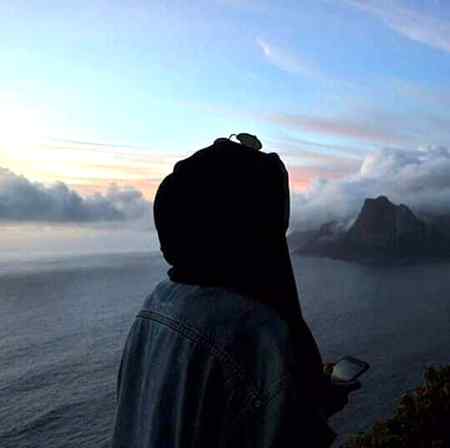 ھم نے ھر شخص کو محترم سمجھا
کسی کے دل میں کیا ھے خدا جانے.. 💯۔