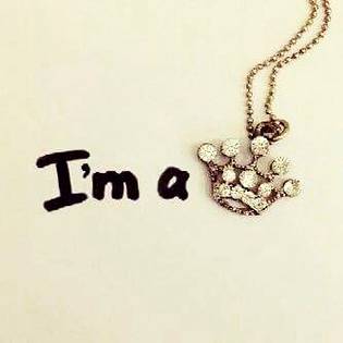 بھائیوں❤️ کاغرور ہوں💕
باباجانی❤️ کامان ہوں 💕
ممّی❤️ کی جان ہوں💕 
بہن❤️ کی مُسکراہٹ😍  ہوں💕 
ہستی مُسکراتی سی❤ فـــاطمہ نـُــور ہوں میں😍😊