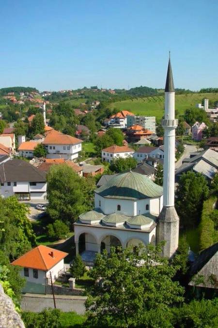 Husejnija Dzamija Mosque in Gradacac, Bosnia 💕💕