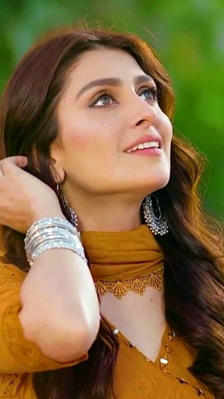 Beautiful  Ayeza Khan