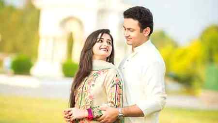 Mery hatho ma tery naam ki lakir ho na ho 😍 mery hatho ki sub Duai tery naam ki Hy 💞❤️ have a great day ahead 😘
