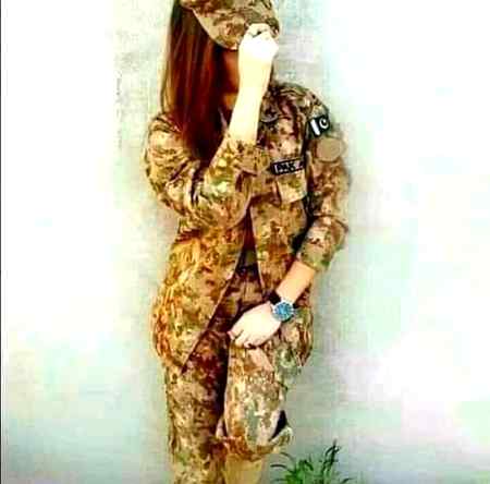 Apni tanhai ma behtr hon. ..βΊ..
Mujy zrort nh arzi Sharon ki. .ππ