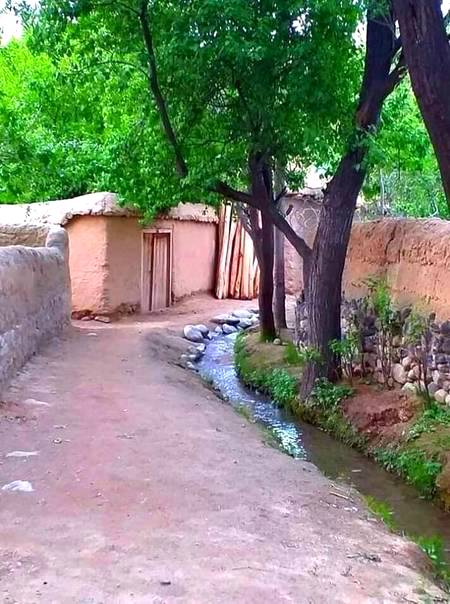 Me ne s place ki pic Banai hai