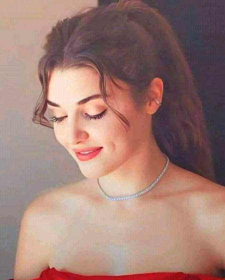 نادانیاں جھلکتی ہیں میری عادتوں سے🥰
میں خود حیران ہوں مجھے عشق ہوا کیسے🤭💚

Hero