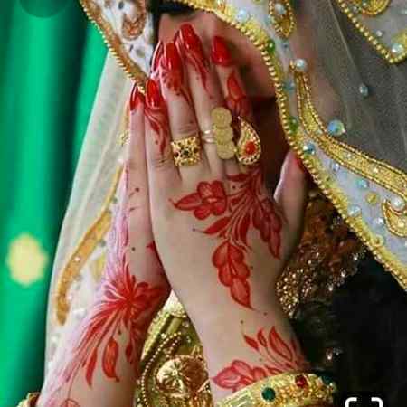 *ایک لاحاصل شخص کی تمنا میں*
*ساری ہستی بکھر گئ میریツ*💔🥀