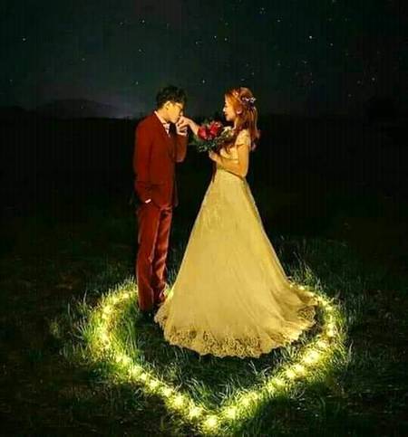 💞گلاب سارے مدھم دکھائی دیتے ہیں.....💞

💞نظر جب بھی تیرے چہرے کا طواف کرتی ہے....💞