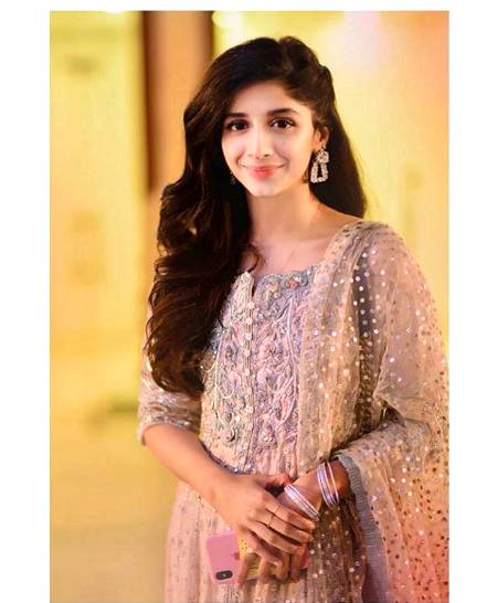 لوگ نظریں جمائے رکھتے ہیں

کیا مصیبت ہے لڑکی ہونا بھی🔥💯✌