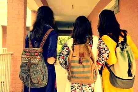 AliYa Jani MiSiing colG DayS Yr Wo mAzAk MastI pArties DancIng games oR khAss BestiEs WAooo woo Pal Bht Yd Ateee h Sachii😘😘😘