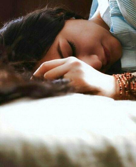 *کمال کرتے ہو __اے دل تم بھی.*
*اسے فرصت نہیں ھےتمھیں چین نہیں ھے۔❤❤*