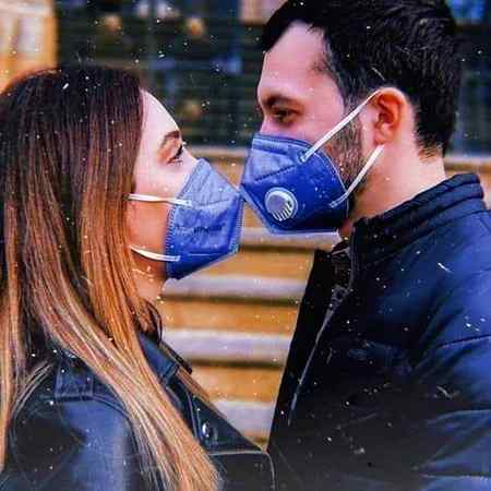 میں وہ محرومِ عنایت ہوں کہ جس نے تجھ سے
ملنا چاہا تو بچھڑنے کی وبا پھوٹ پڑی.!
Smart❤