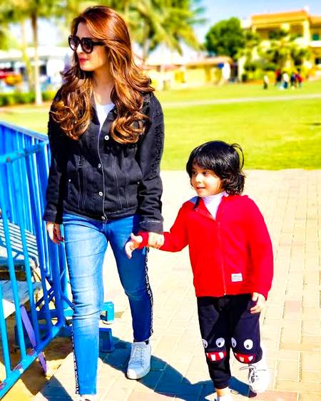 Ayeza khan