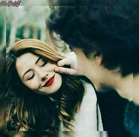ﮐﻮﺋﯽ ﻟﻤﺤﮧ ﮨﻮ ﺗﯿﺮﮮ ﺳﺎﺗﮫ ﮐﺎ ﻣﯿﺮﯼ ﻋﻤﺮ ﺑﮭﺮ
ﮐﻮ ﺳﻤﯿﭧ ﻟﮯ
ﻣﯿﮟ ﻓﻨﺎ ﺑﻘﺎ ﮐﮯ ﺳﺒﮭﯽ ﺳﻔﺮ ﺍُﺳﯽ ﺍﯾﮏ ﭘﻞ
ﻣﯿﮟ ﮔﺰﺍﺭ ﻟﻮﮞ