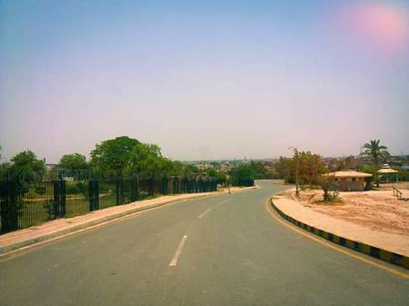 Backside road of Qila Kuhna, Qasim Park,     Multan