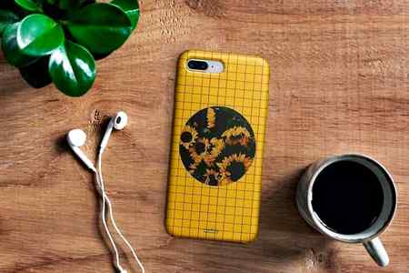 وہ تیرے مزاج کی بات تھی ، یہ میرے مزاج کی بات ہے 
تومیری نظر سے نہ گِرسکا ، میں تیری نظر سے اُترگیا