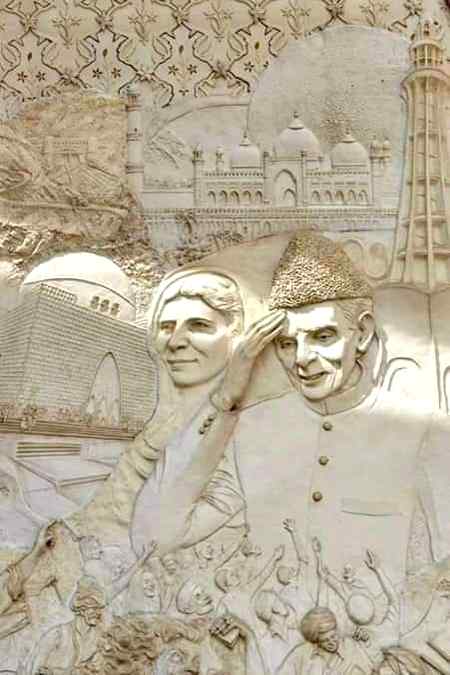 Yuhn di humay azadi k dunai hue heran ay Quaid e azam Tera ahsan Hy Tera ahsan🙂