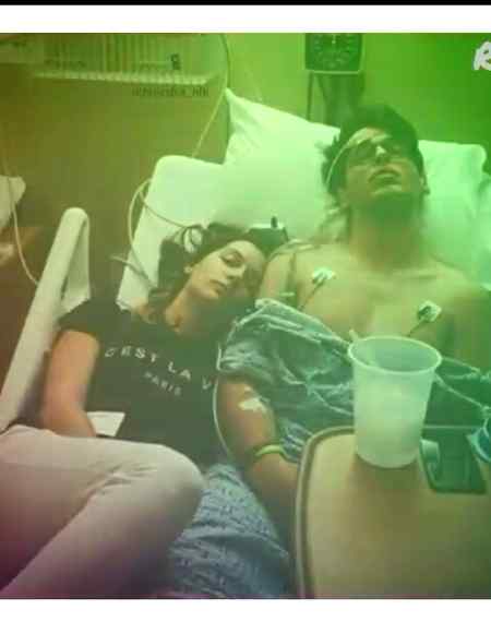 ﺗﻼﺵ ﮐﺮ ﻧﮧ ﺳﮑﻮ ﮔﮯ ﭘﮭﺮ ﻣﺠﮭﮯ ﻭﮨﺎﮞ ﺟﺎ ﮐﺮ
ﻏﻠﻂ ﺳﻤﺠﮫ ﮐﺮ ﺟﮩﺎﮞ ﺗﻢ ﻧﮯ ﮐﮭﻮ ﺩﯾﺎ ﺗﮭﺎ ﻣﺠﮭﮯ.m2.m1