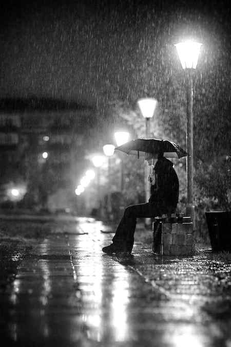 "ضمیر بیچنے والوں نے کیا خوب کام کیا.🍀🌸
جِسے عروج پہ دیکھا __ اسے سلام  کیا"!❤✌