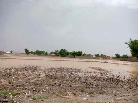 Hamary village main bht taiz barish ho rahe hai or yaha suraj hum se duahmani nikal raha hai🙁