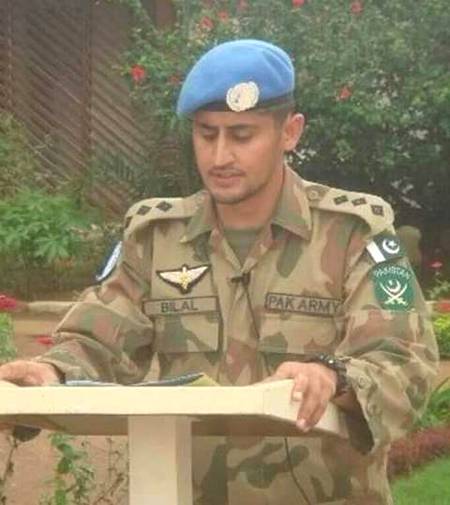 💓Chaly jo hongy Shahdat ka jam pe kr tum💓
💓Rasool E Pak ny bahon main le lia Hoga💓
🌹Captain Bilal Martyred Hero🌹