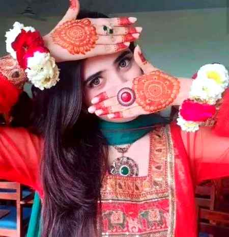 نن می له سترګو سترګو کیږی
یا به په لار یی یا به وس راشی مینه