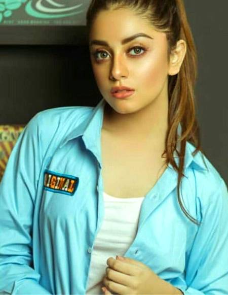 Alizeh Shah is a Pakistani television actress. Her performance as Palwasha in Ishq Tamasha (2018) earned her Hum Award for Best ...
Awards: Hum Awards for Best Television Sensation Female 2019
Years active: 2016–Present
Born: 9 June 2000 (age 20); Karachi, Sindh, Pakistan