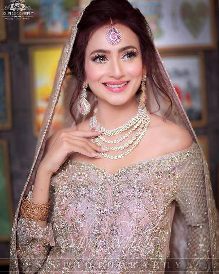 Zarnish khan...