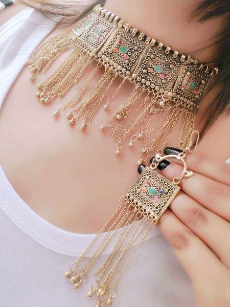 عید آ رہی ہے تیاریاں کیسی ہیں سب بہنوں کی