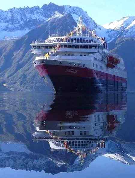 Magnificent..Norway🖤🖤🖤😍