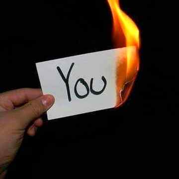👊اجڑے ھوئے دل کو آباد کرنے کی ضد نہ کر
 اے۔۔۔۔۔زندگی ❤ جلا دیا ھم نے وہ دل جس میں مطلبی لوگ بسا کرتے تھے