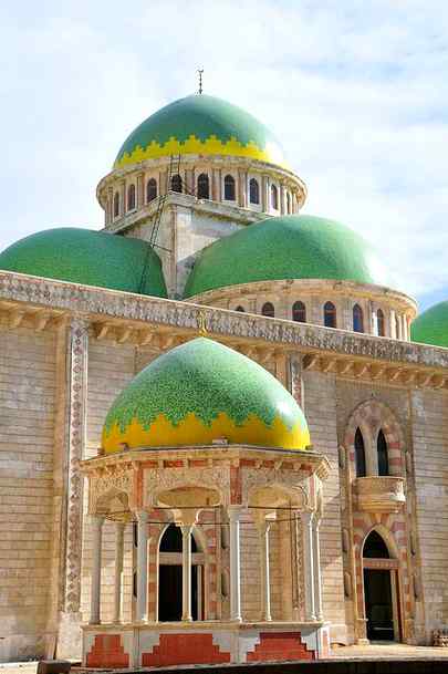 Still not yet complete__this beautiful Mosque is in Aleppo, Syria..The lavish & ornate building is being funded by the President💕💕