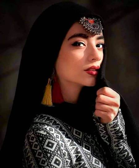 وہ سمندر ہے تو پھر روح کو شاداب کرے
تشنگی کیوں مجھے دیتا ہے سرابوں کی طرح