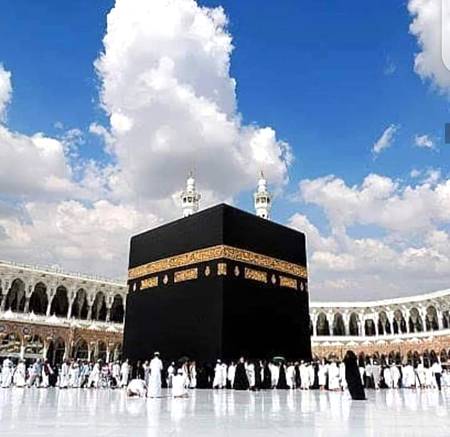 اسلام علیکم ورحمتہ اللہ وبرکاتہ 
صبح بخیر زندگی
انسان کا سکون 
 دو جگہوں پر چُھپا ہوتا ہے 
غفلت ہو جائے تو سجدے میں 
 اور گناہ ہو جائے تو توبہ میں 
 اے اللہ،ہم آپکی پناہ چاہتے ہیں ہر برے دن سے،ہر بری رات سے، ہر بری گھڑی سے، ہر برے لمحے سے، آنے والے وقت کی آفتوں، بلاؤں، مصیبتوں، پریشانیوں، غموں، فکروں، دکھوں اور ہر قسم کی بیماریوں سے اے اللہ ہم کو ہر لمحے اپنی حفظ و امان عطا فرما.

 آمین یارب العالمین