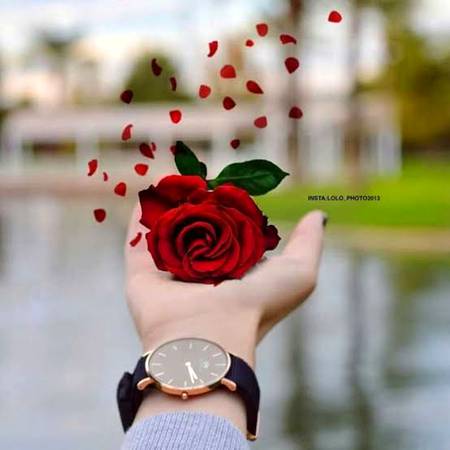 Phir Aaj Koi Gazal Tere Naam Na Ho Jaye !!
Kahin Likhte Likhte Shaam Na Ho Jaye !!

Kar Rahe Hain Intezaar Teri Mohabbat Ka !!
Isi Intezaar Me Zindagi Tamam Na Ho Jaye !!