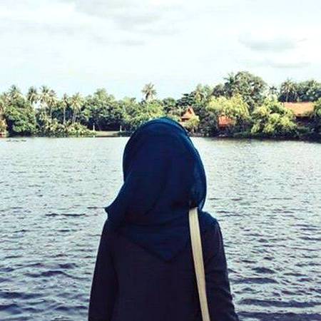 عورت ایک تصویر کی مانند ہے اگر جاہل کے ہاتھ لگ جائے تواپنی قدر کھو دیتی ہے
مگر صاحبِ دانش اس انمول ہیرے کو بیش قیمت خیال کرتے ہیں۔💖💖💖💖💖💖