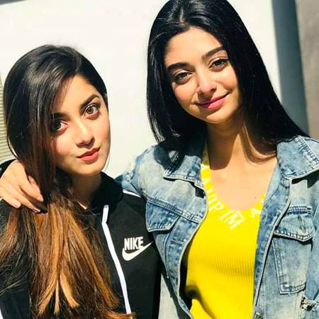 Alizy shah with her sis