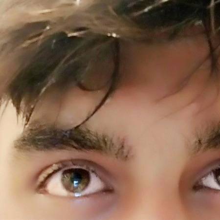 سنا ہےتیری نشے والی آنکھوں کا بڑا نام ہے 

آج نظروں سے پلا دو ہم تو ویسے بھی بدنام ہے❤❤💞