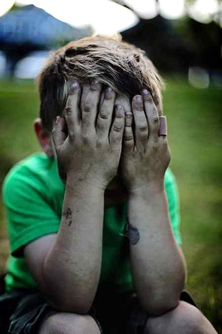 اپنوں کی طرف سے دھوکہ انسان کو ٹکڑے
ٹکڑے کر دیتا ہے....💔 😪