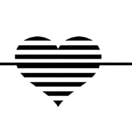 حسرتوں کا ہو گیا ھے اس قدر دل میں ہجوم
سانس  رستہ  ڈھونڈتی  ھے  آنے جانے کے لیے