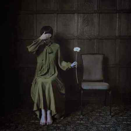 آ خر زندگی نے بھی آ ج پو چھ لیا مجھ سے
کہا ں ہے وہ شخص جو تجھے مجھ سے عزیز تھا۔